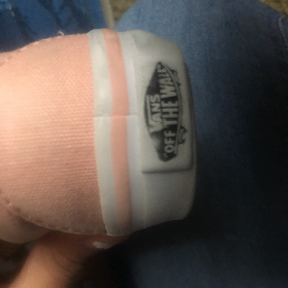 Vans - Picture 2 of 6